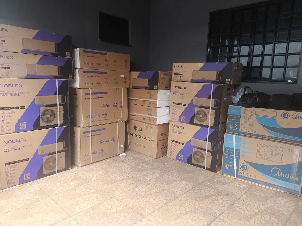 Gree inverter 12 mil BTUs com wi-fi quente e frio 220 volts - Foto 3