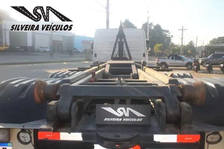 Mercede-Benz 2430 - Ano: 2016 - Roll On- Off - Foto 4