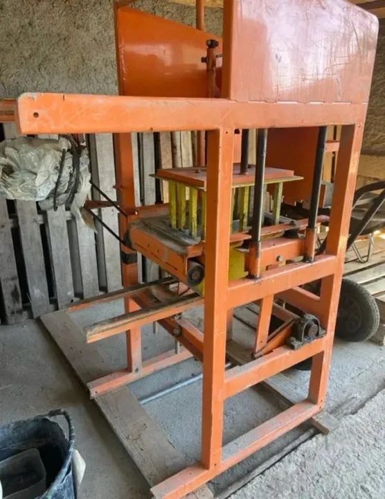 Máquina de Blocos Usada