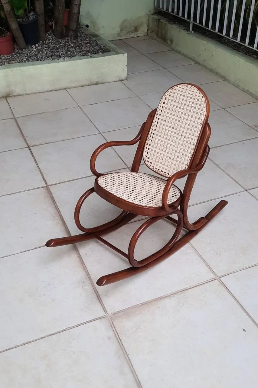 Cadeira de Balanço Infantil Thonet - Foto 2