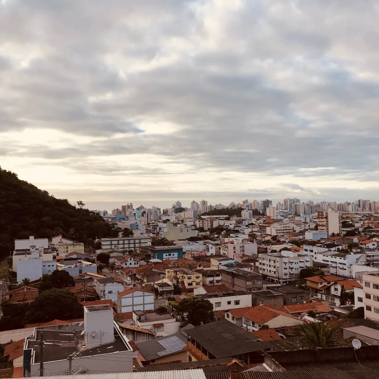 Vendo casa, parte alta de Olaria (Jaburuna)