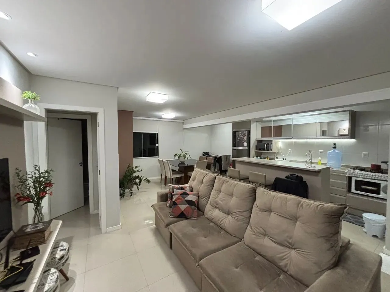 Apartamento com 03 quartos sendo 1 suite 790 mil