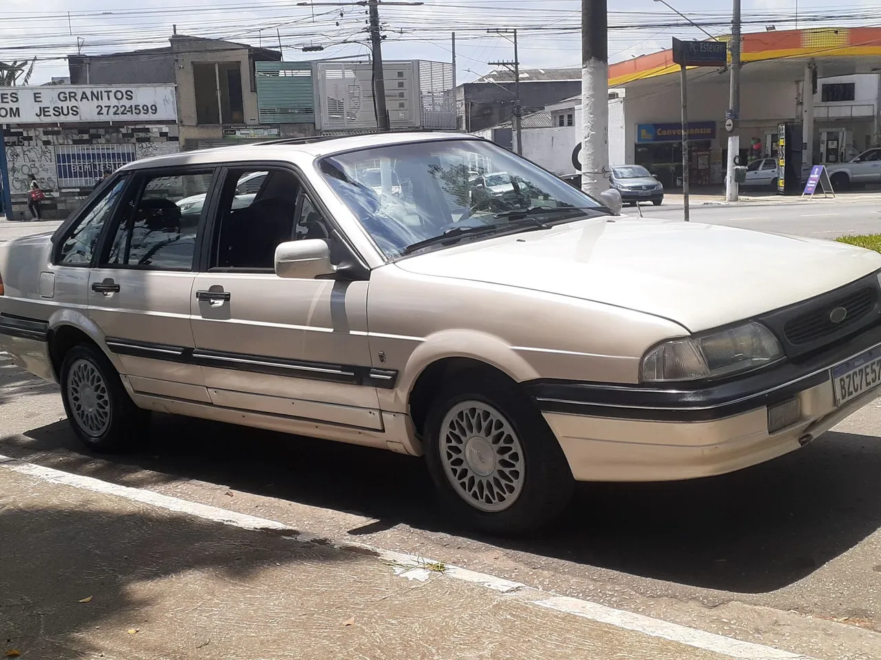 Ford Versailles Ghia com teto solar eletrico motor 2.0i só venda por apenas R$27,990,00