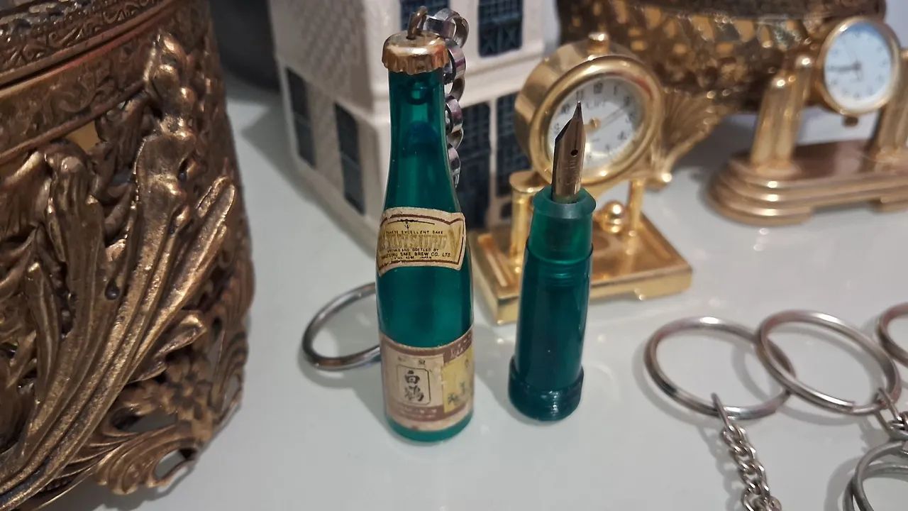 Rara Caneta Tinteiro Antiga em Forma de Garrafinha 