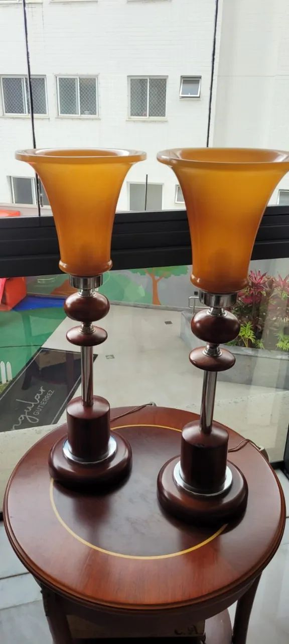 Abajur Exclusivo - Design Premium em Metal, Madeira Maciça e Resina - Foto 4