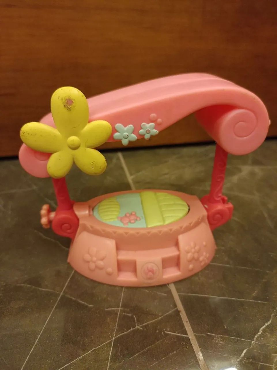 Littlest pet shop caminha e sofá 