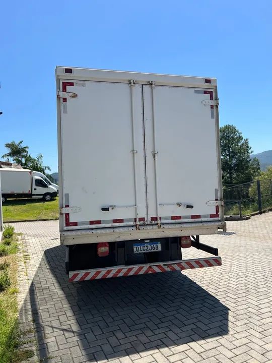 VW 10-160 Delivery 2017 Baú - Foto 4