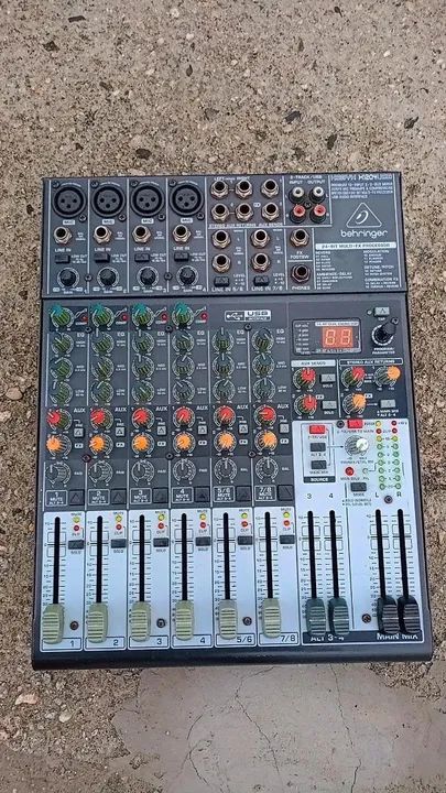 Mesa de Som Behringer 8 Canais - Foto 3