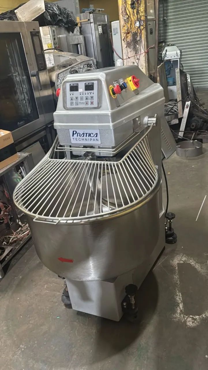 Amassadeira Industrial Prática *masseira espiral 80 kg<br>