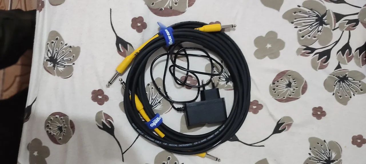 Guitarra Tagima completa com cubo e pedaleira - Foto 6
