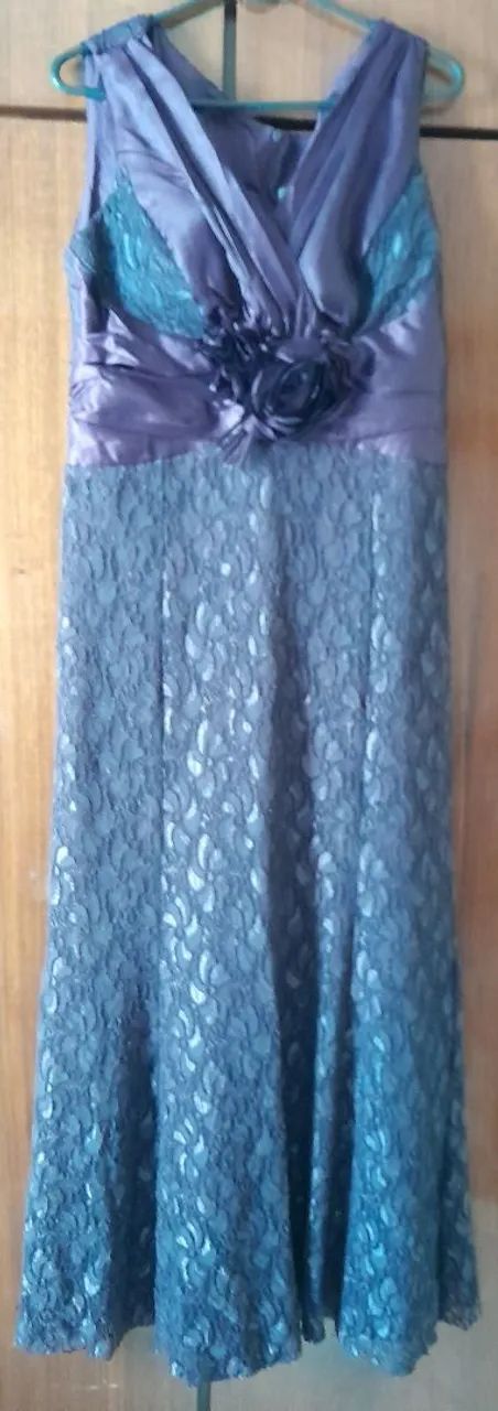 Vestido Roxo todo rendado e forrado Tam. 44 - Foto 2
