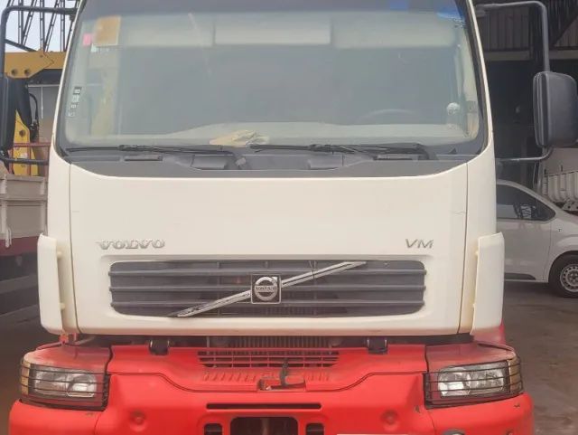 VENDO VOLVO VM 260 - 6 X 4 - Foto 3