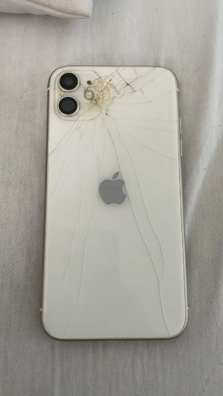 iPhone 13 Pro Max - Tela Quebrada