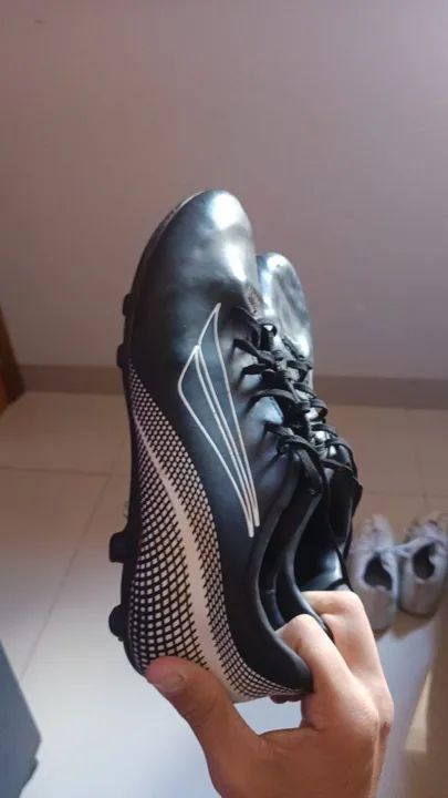 Chuteiras de Futebol Penalty - Tamanho 39 - Foto 2