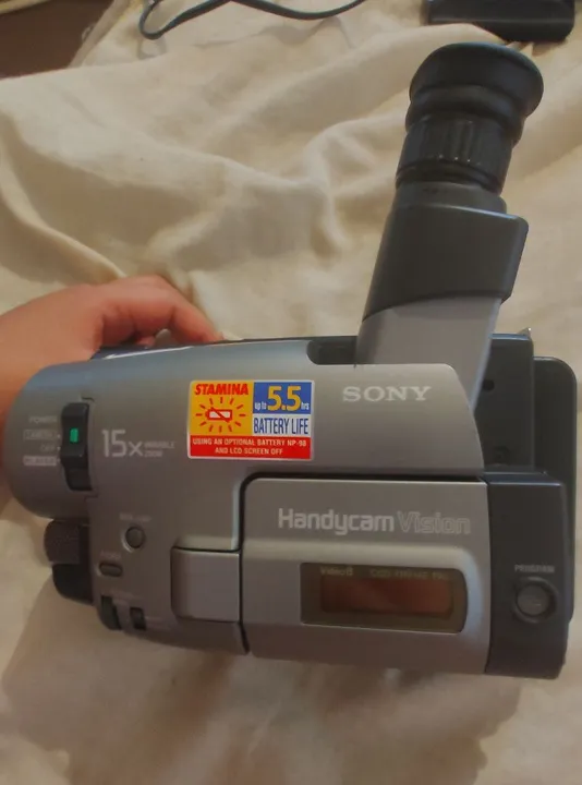 Filmadora antiga Sony Handycam Com zoom de 15x troco por PS2 ou xbox360