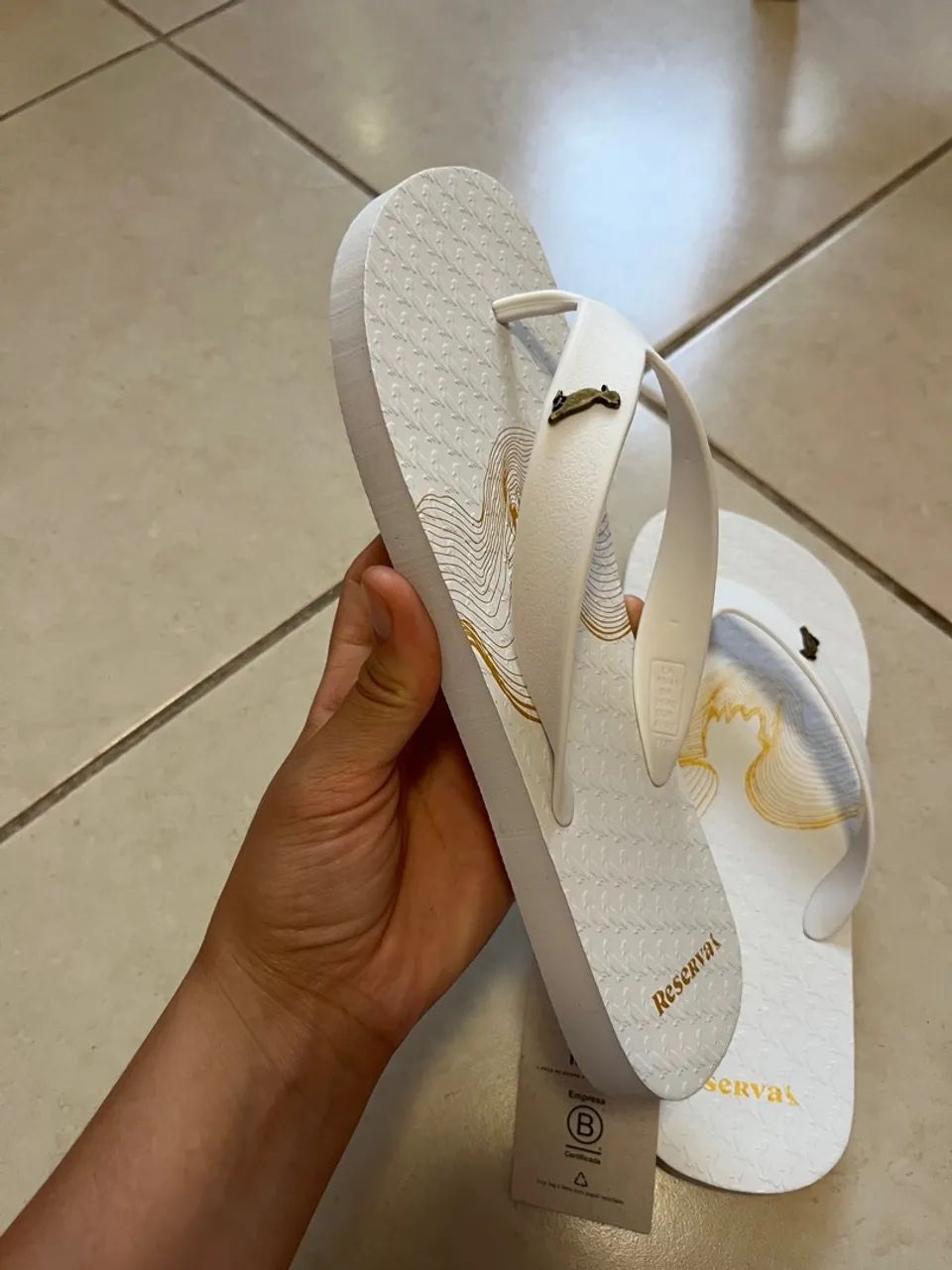 Chinelos Reserva RSV Pica-Pau Waves - Branco com Dourado (Tamanho 39) - Foto 4