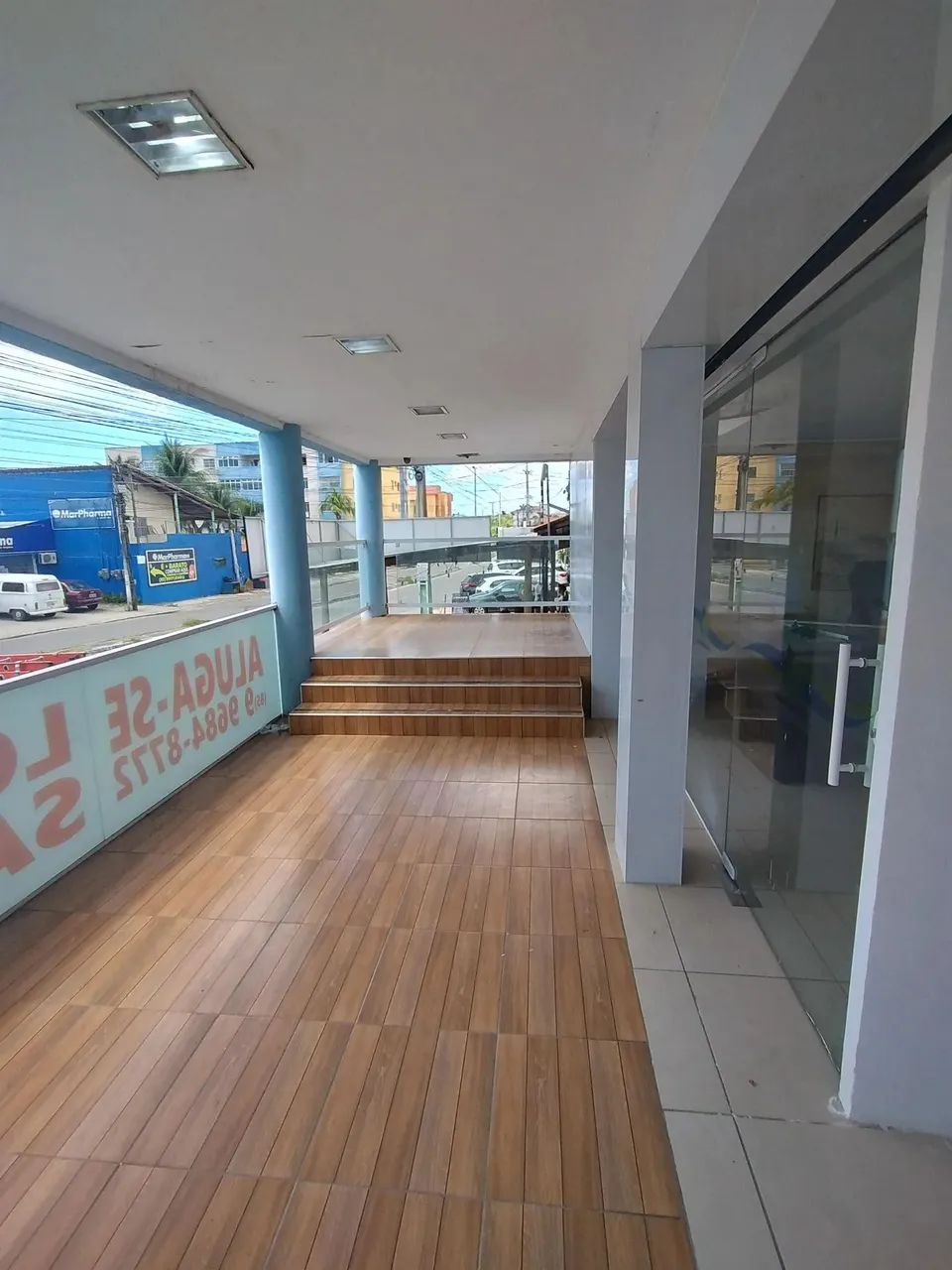 Alugo Salas Comerciais na Av Central do Icarai