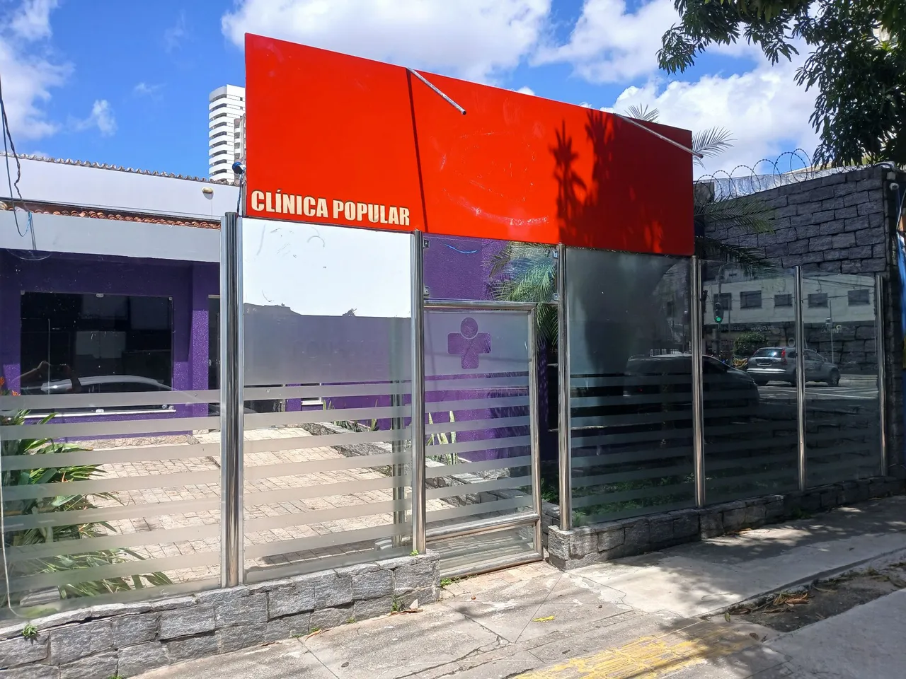 Casa p/ Empresas em plena Gov. José Malcher!!!