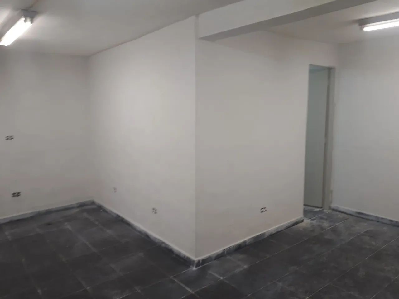 Alugo Galpão 748mt2 - Foto 2