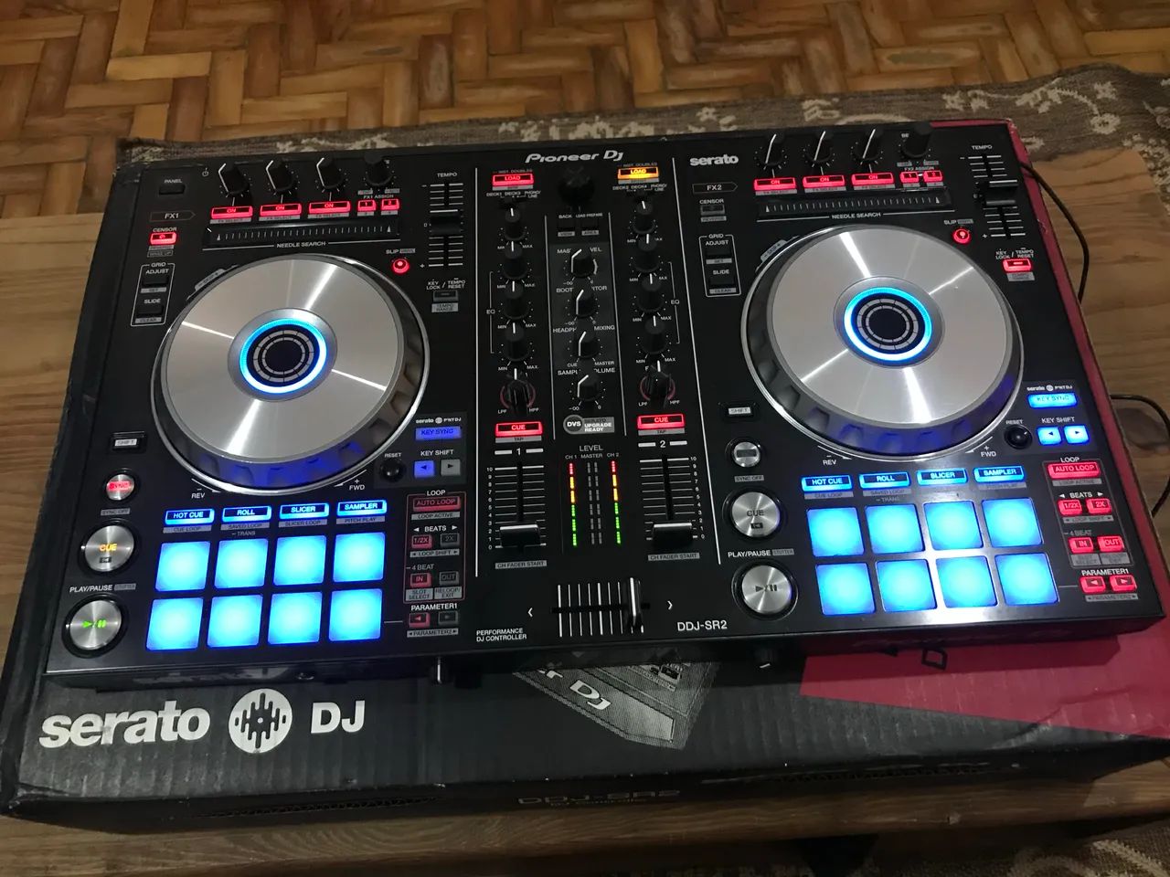 Controladora Pionner DDJ-SR2 - Equipamentos e Acessórios de