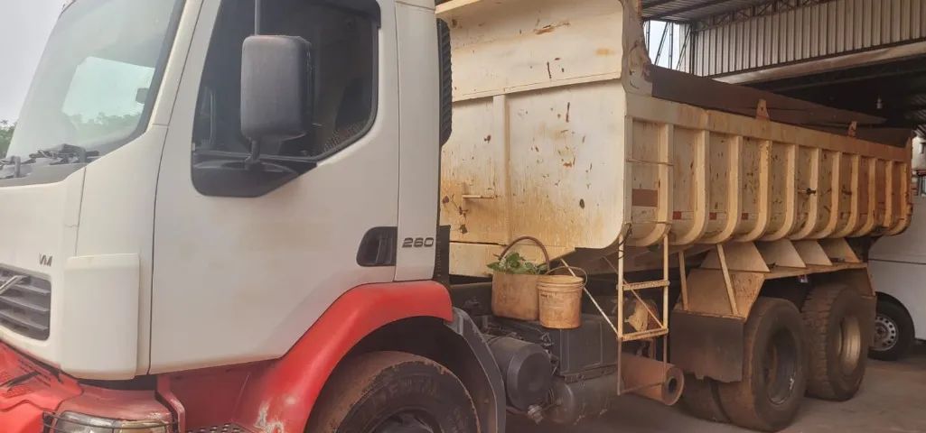 VENDO VOLVO VM 260 - 6 X 4 - Foto 4