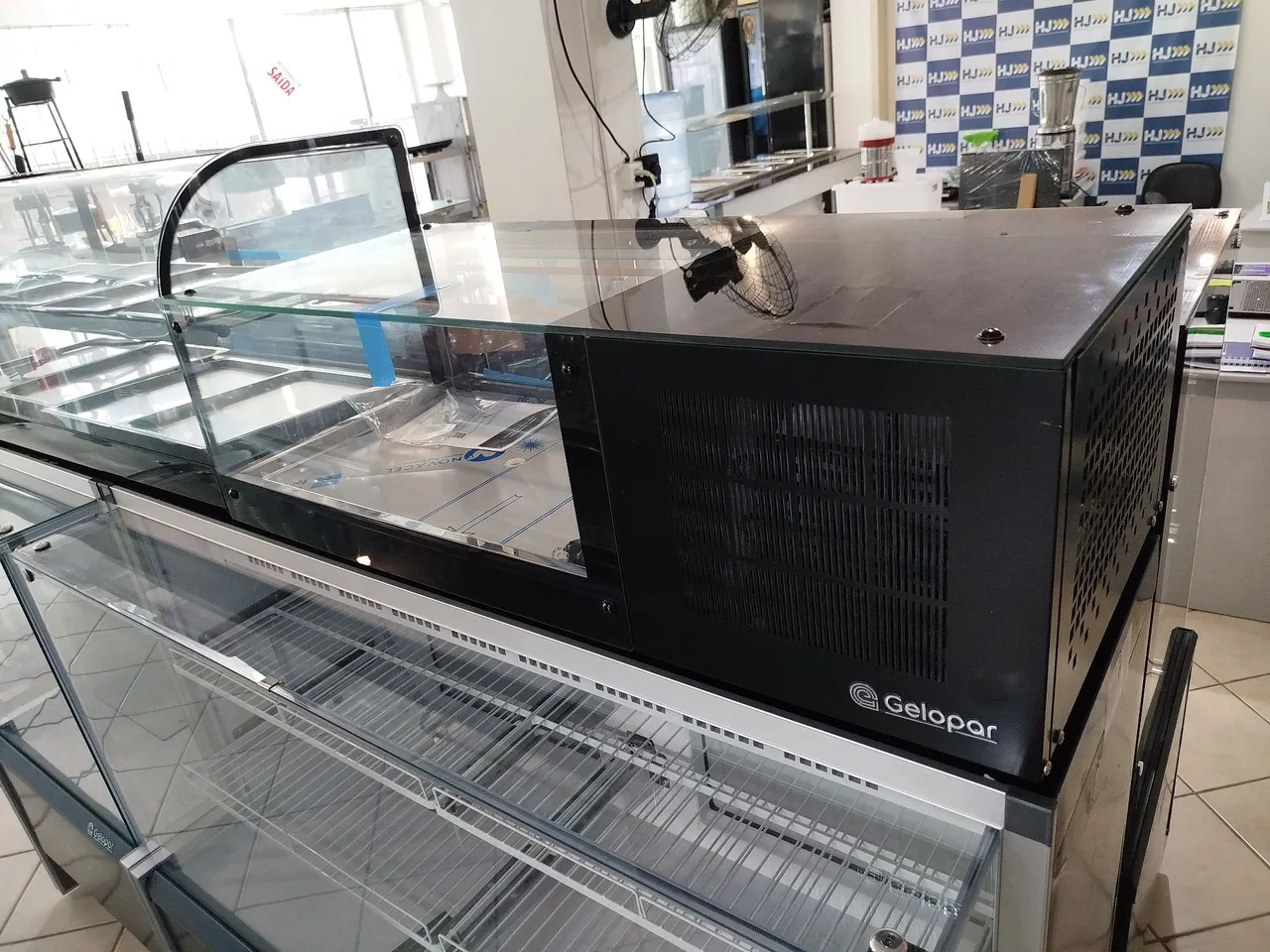 R1 Vitrine refrigerada 1000 e 1500mm Gelopar