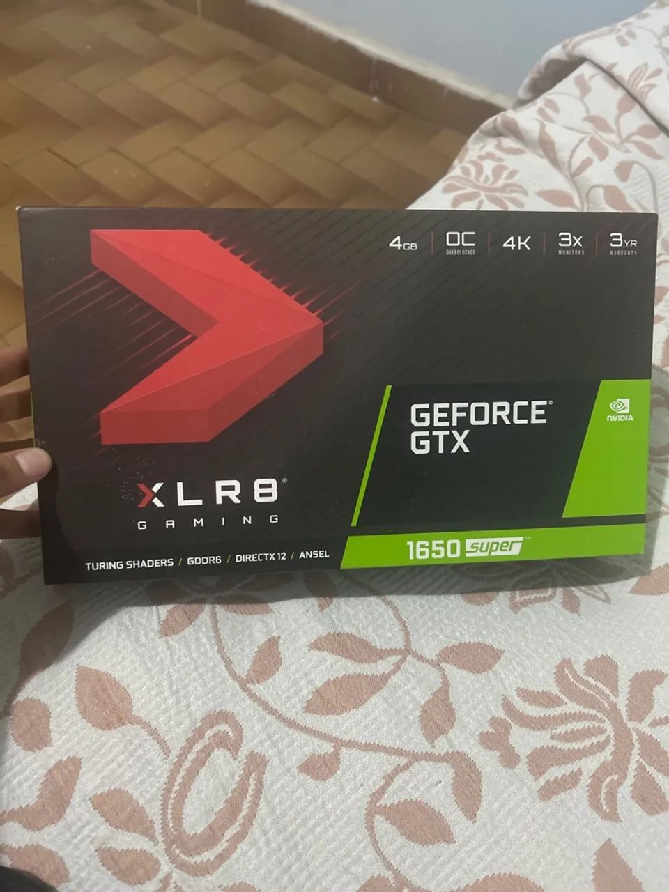 Placa de Vídeo GeForce GTX 1650 Super XLR8 Gaming 4GB GDDR6