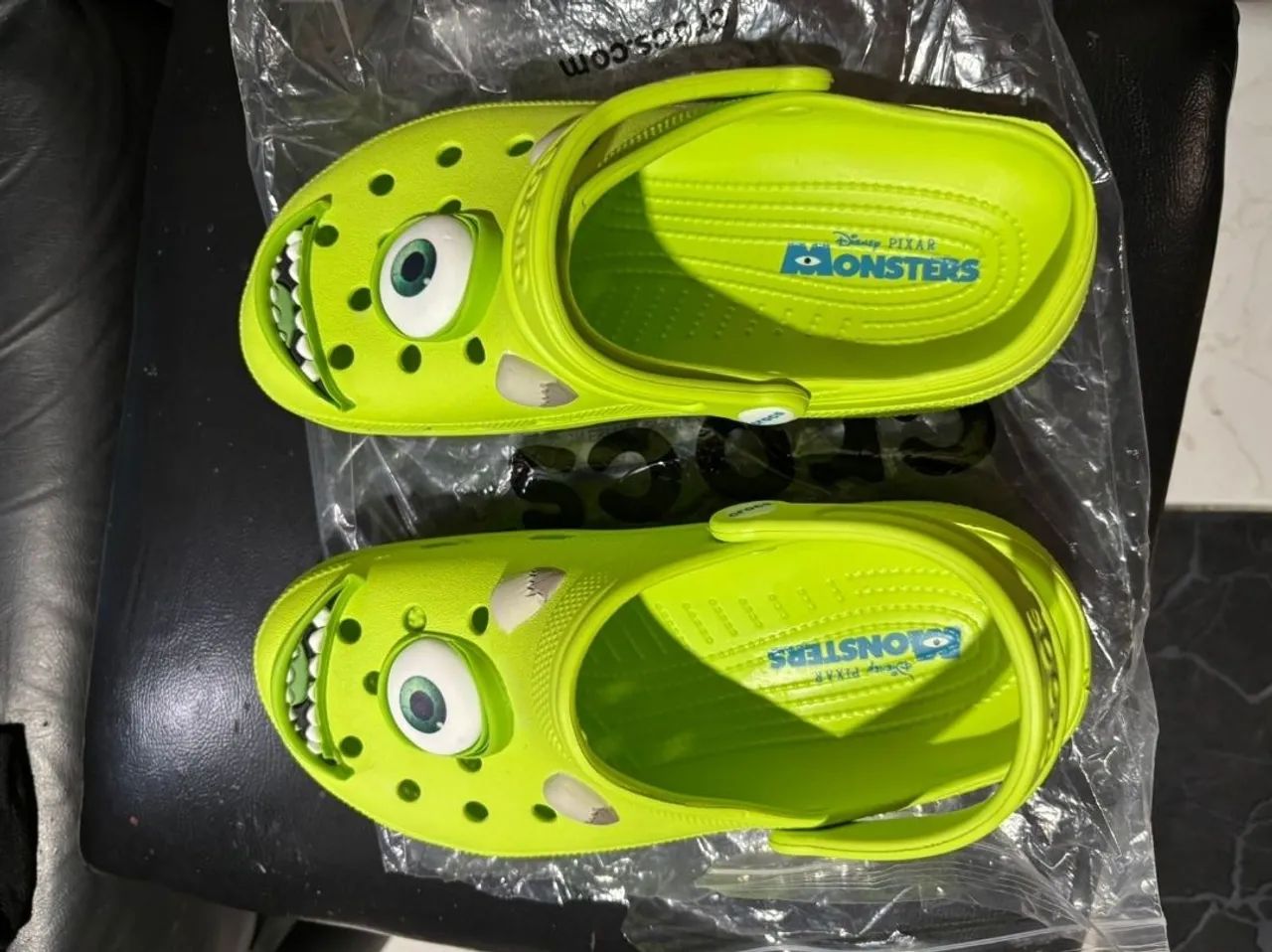 SANDÁLIA CROCS MONSTRO S.A. - Foto 2