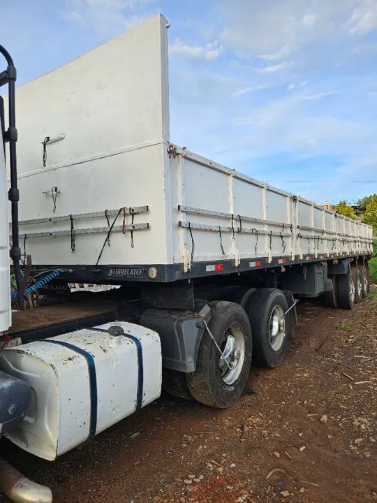 carreta 2011 com 12,5 metro de comprimento