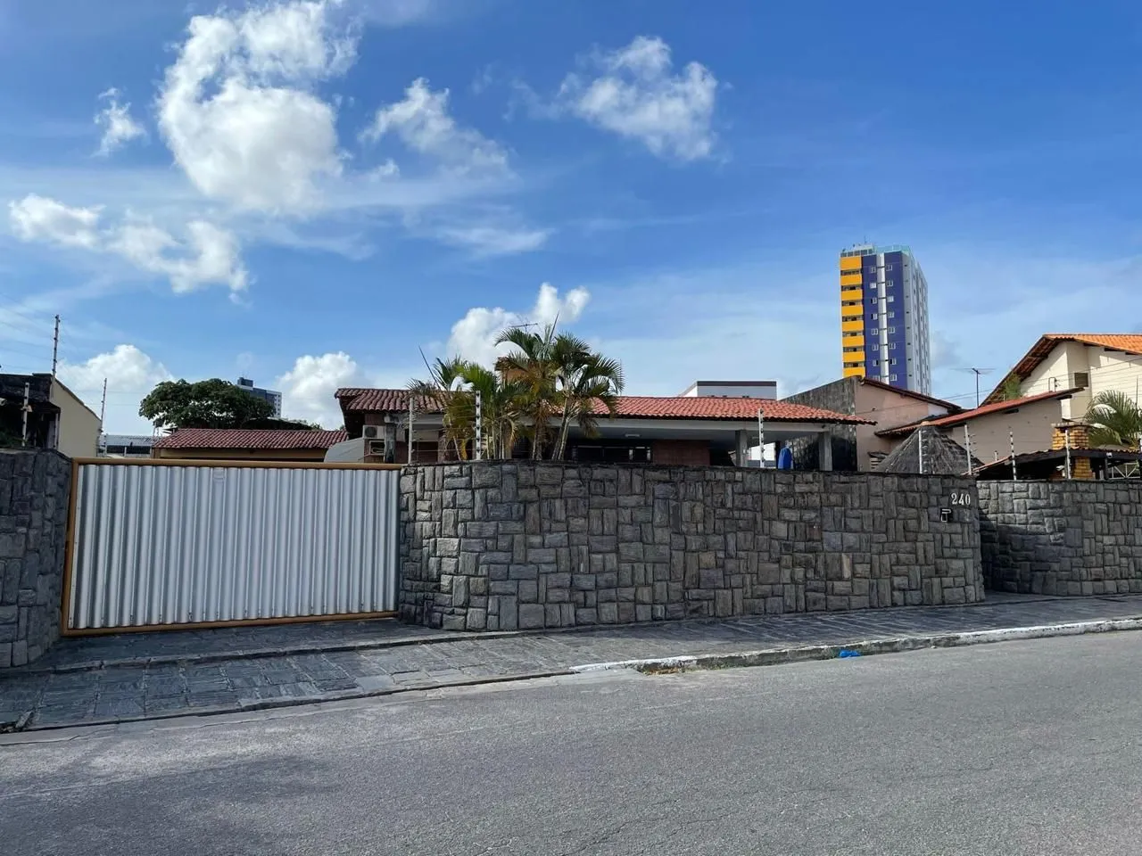 Casa de luxo para locação no Expedicionário