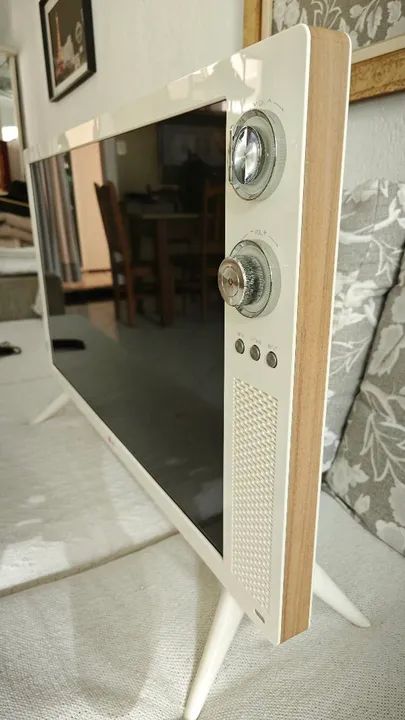 Televisor Vintage com Design Clássico LG 32 Polegadas com Netflics Youtube - Foto 2
