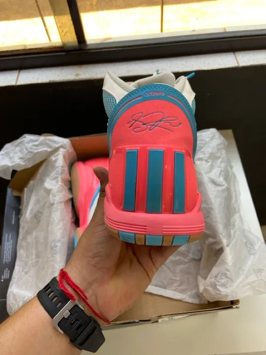 Tênis Adidas Rose 1.5 RESTOMOD