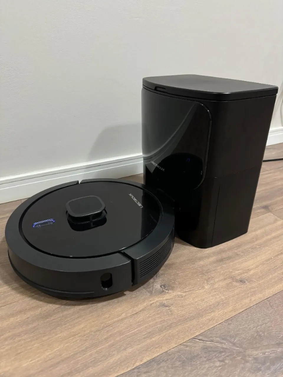 Robô Aspirador Liectroux G7 - Aspira e Passa Pano Autolimpante