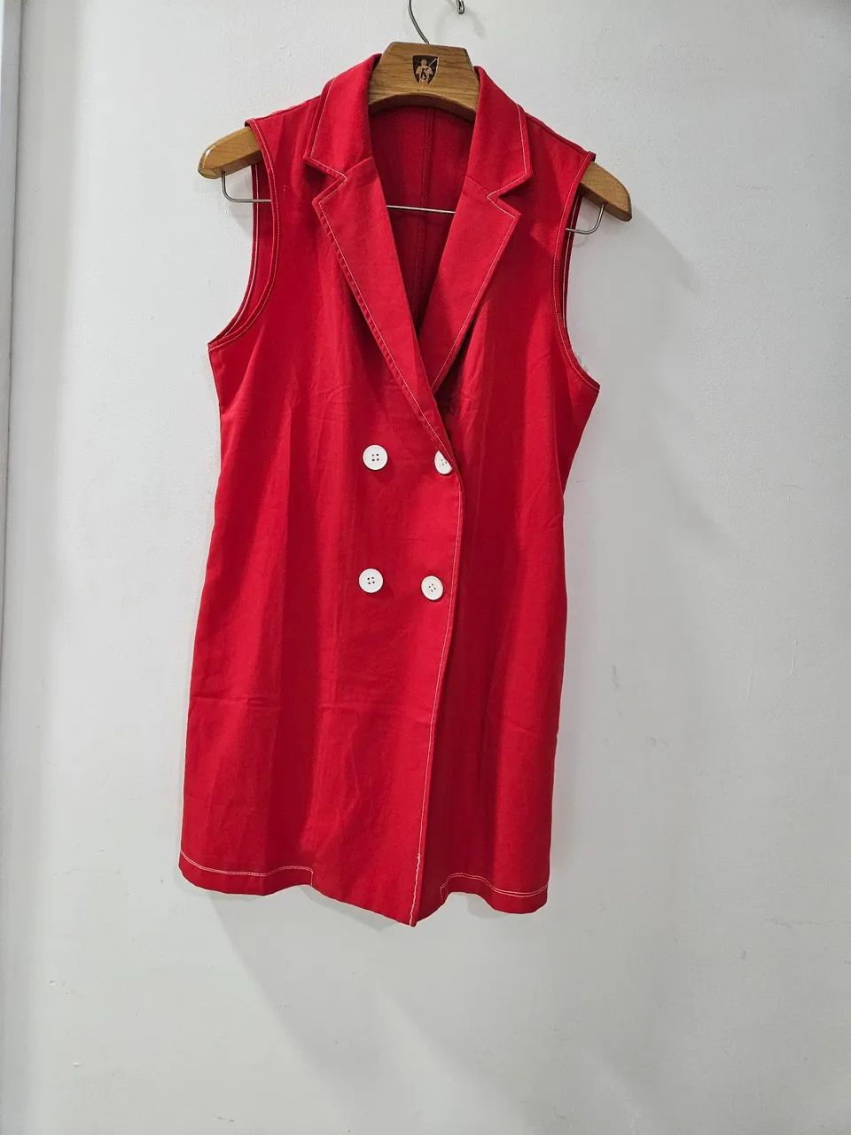 Colete vermelho elegante