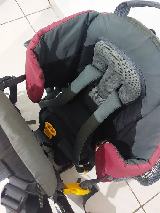 Mochila Deuter Kid Comfort II para carregar crianças - Foto 4