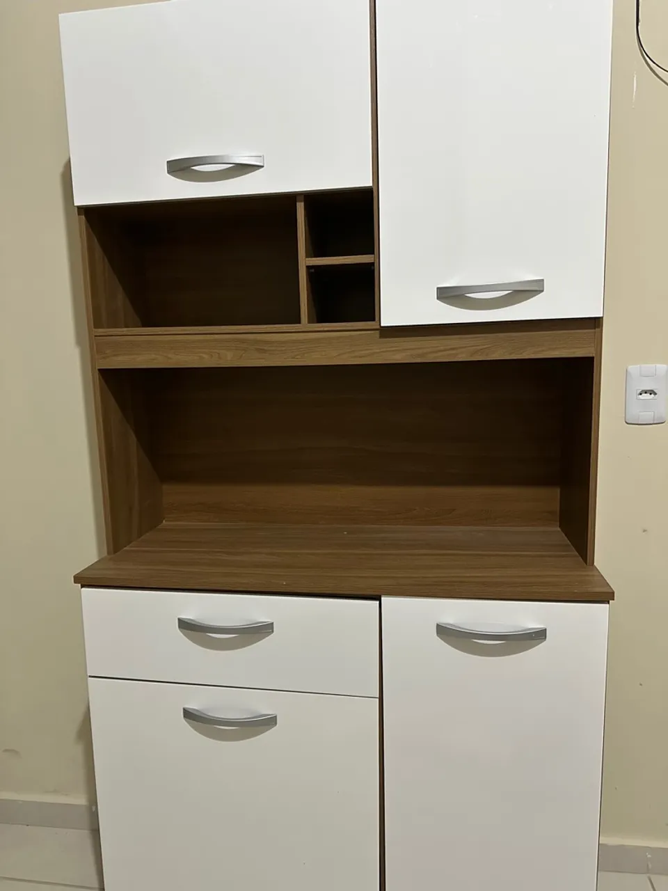 Armário cozinha compacta 4 portas e 1 gaveta Branco com Detalhes Amadeirados