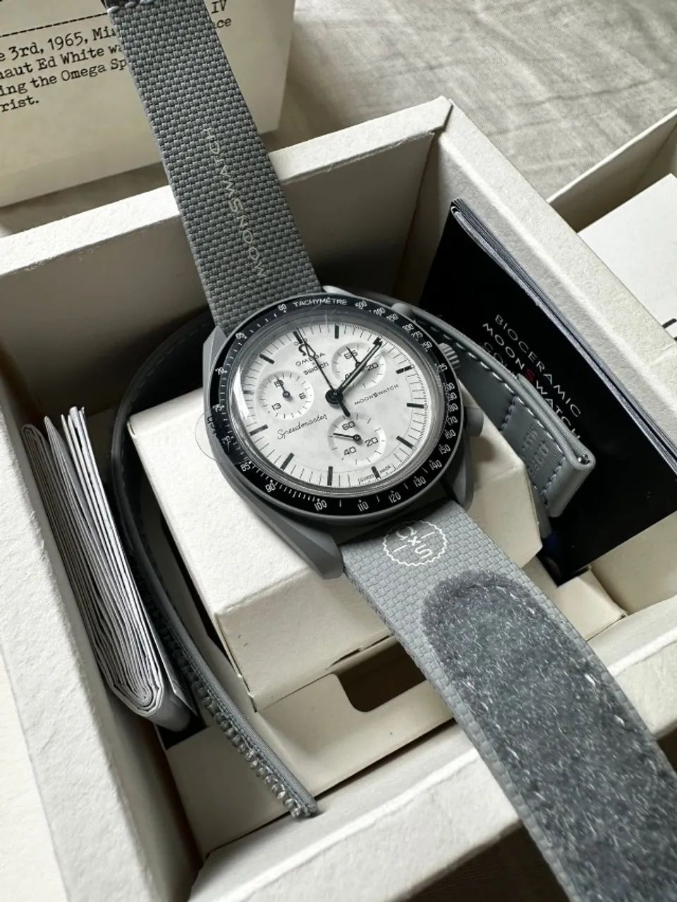 時計 Omega Moonswatch Bioceramic 1965 Omega x Swatch - Bioceramic MOONSWATCH 1965 – Pendulum Relojoaria