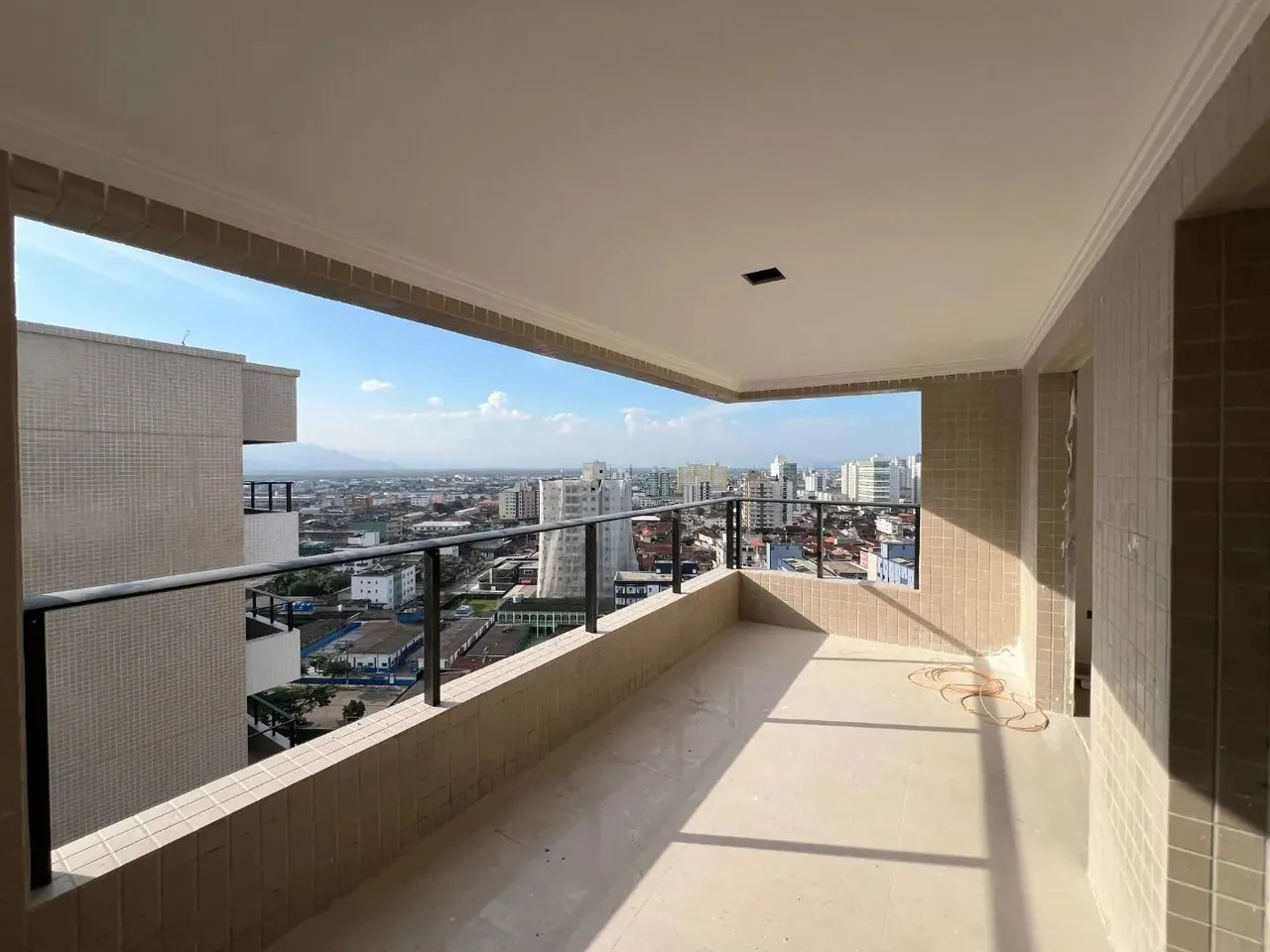 Apartamento lançamento à venda na Vila Mirim em Praia Grande - SP.