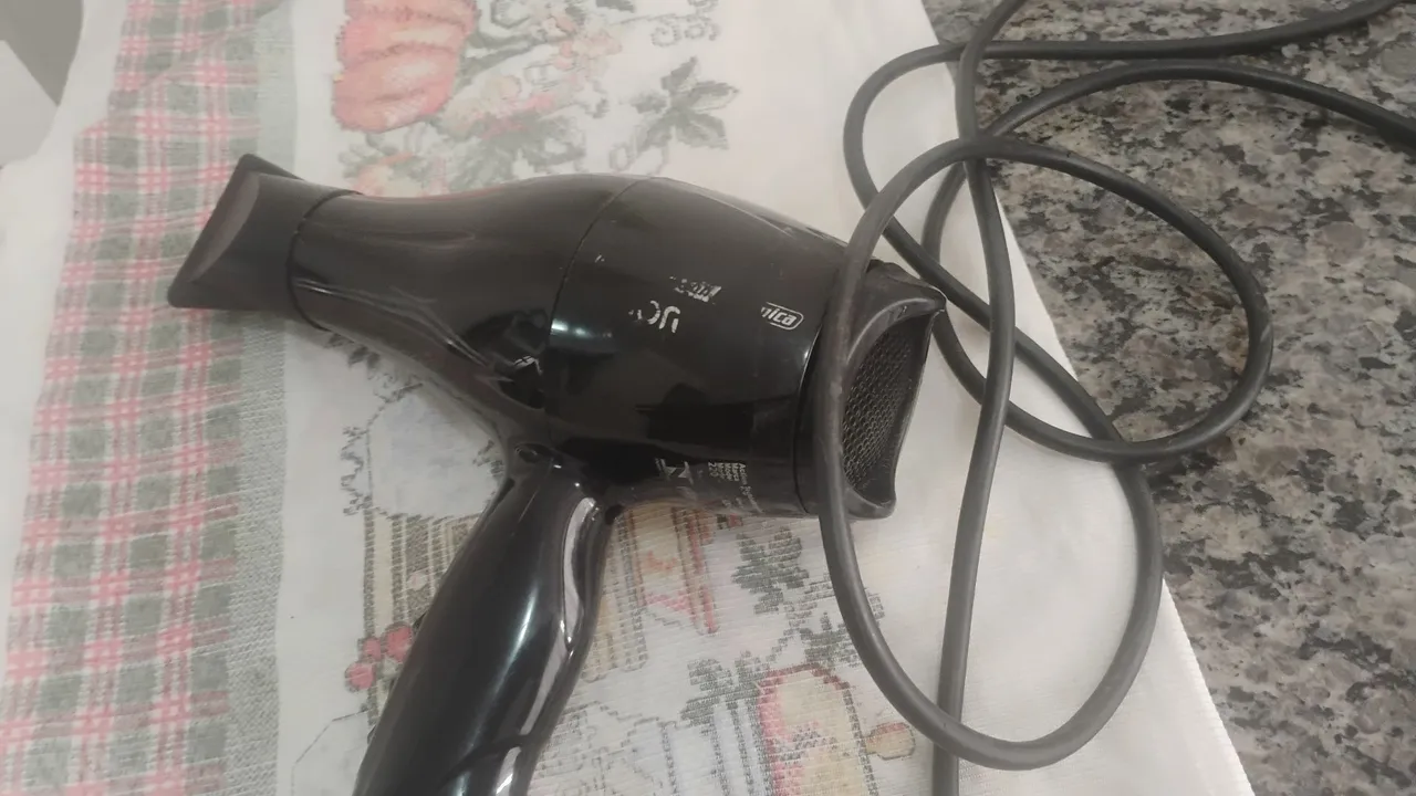 Secador Taiff profissional 220v