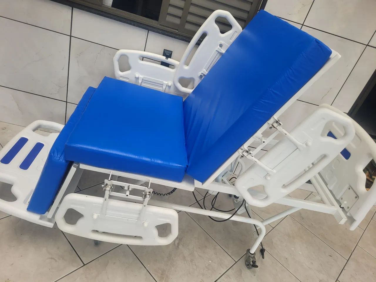 Cama hospitalar elétrica (Poltrocama) - Foto 4