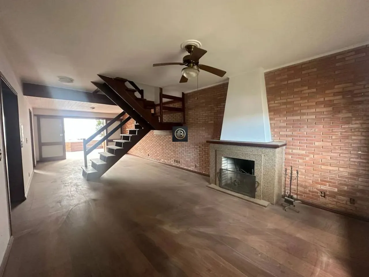 Casa em Porto Alegre, Santana, com 3 quartos, 242m²