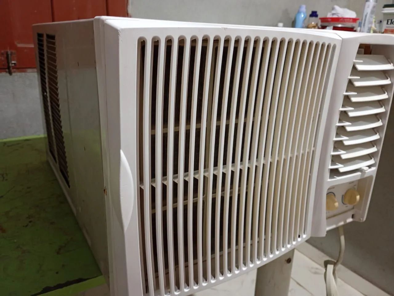 Ar condicionado Springer Silentia 7500 btus 220 volts gelando ótimo funciona bem r$360 - Foto 2