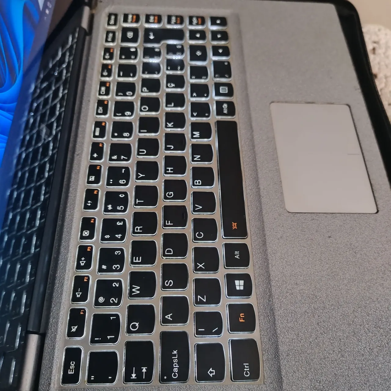 Notebook Lenovo 2 em 1 Touchscreen - Passo cartão