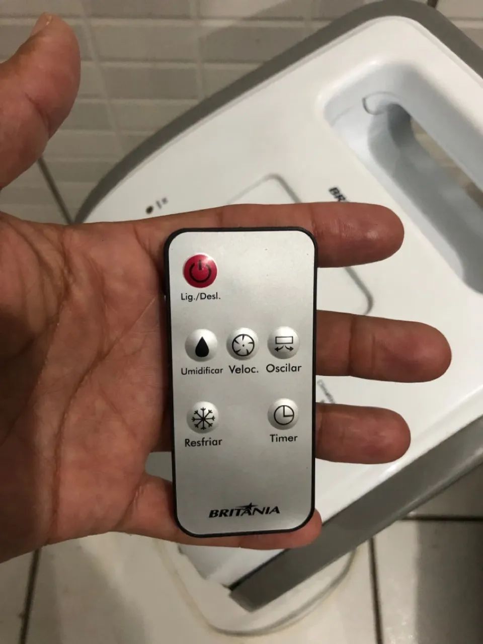 Climatizador de Ar Britânia BCL01F novinho com controle remoto  - Foto 5