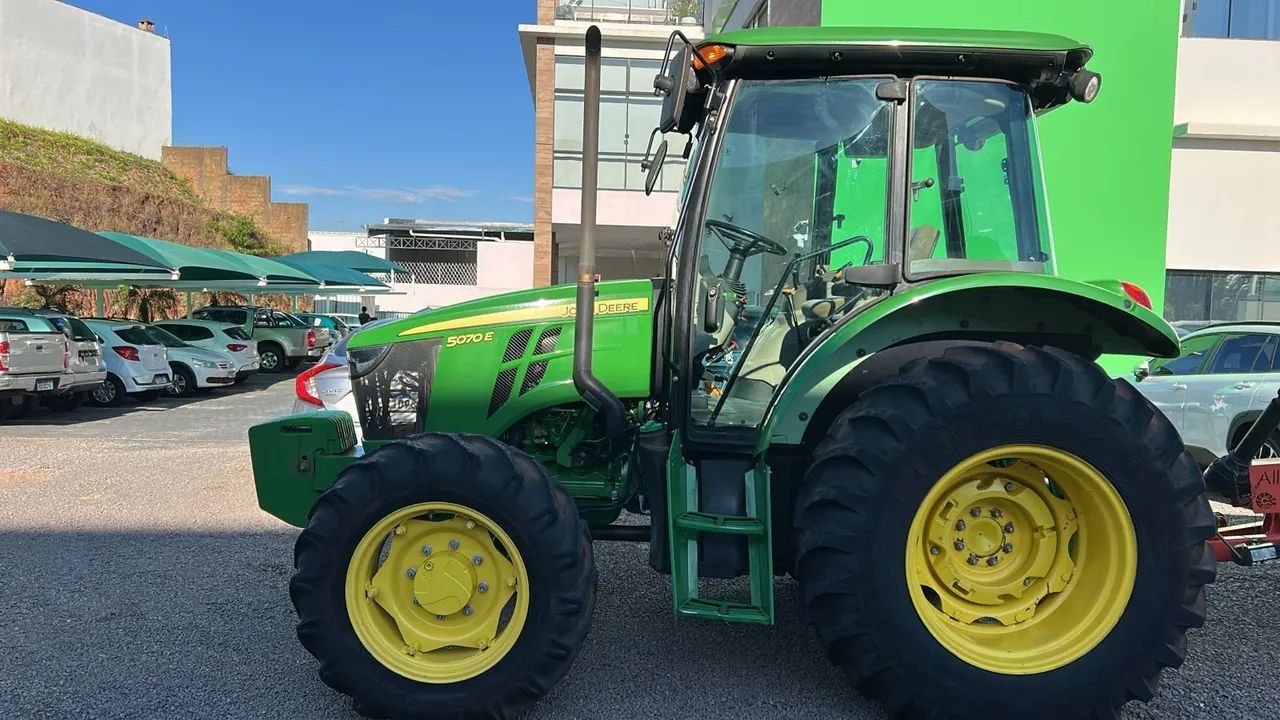 Trator jhon deere 5070E