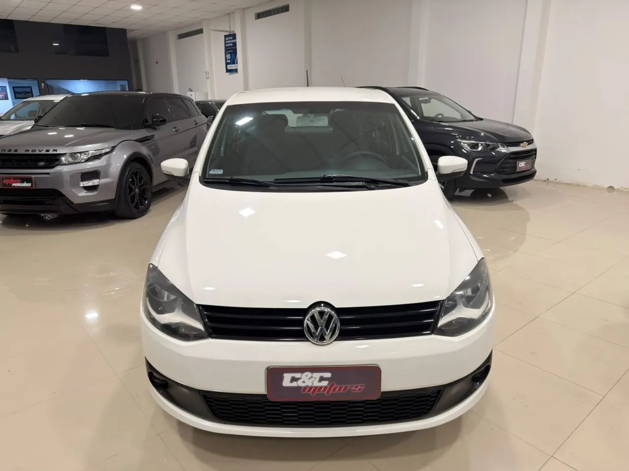 Volkswagen Fox 1.0 MI Total Flex 8V 5P 2012 - Foto 2