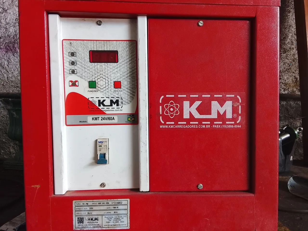 Vendo Carregador de bateria KM 24/60