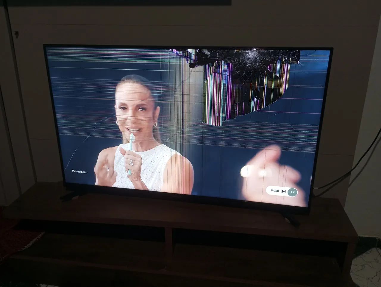 Tv  para retirar peças 