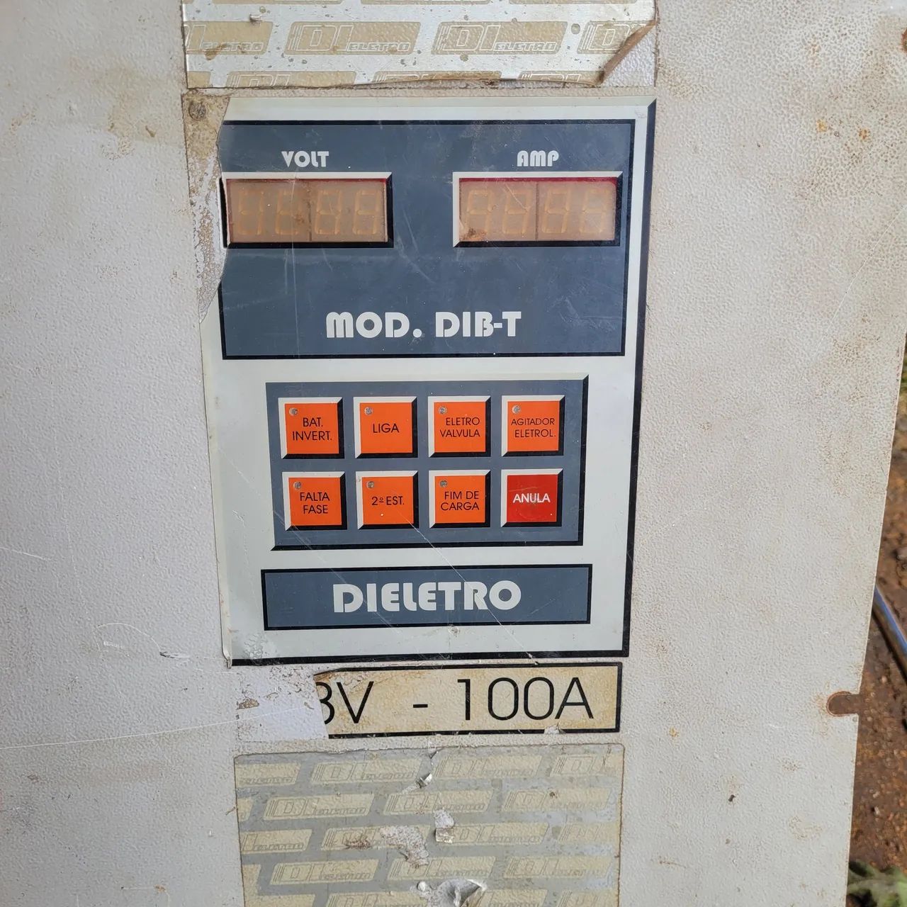 Frente com placa e visor ,do carregado de 48 volt empilhadeira eletrica - Foto 4