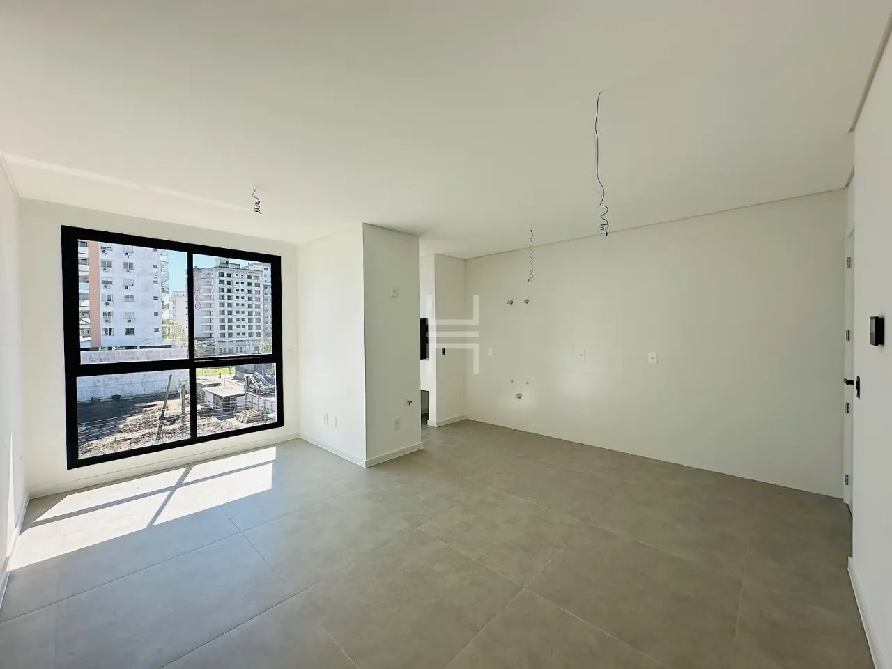 Apartamento na Pedra Branca, com 3 dormitórios sendo 1 suíte - Foto 2
